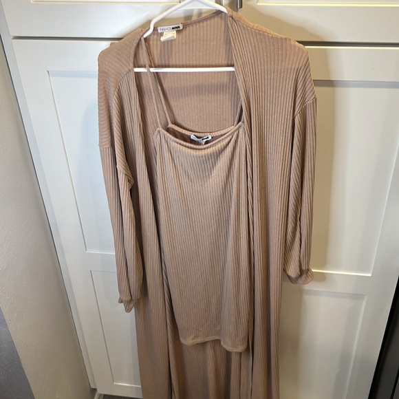 Fashion Nova Sweater Dress and Sweater Set Size L - Picture 3 of 4